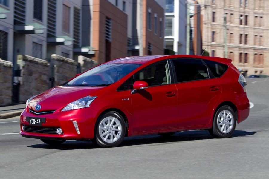  Toyota Prius V 2011 года  (фото 206 из 208)